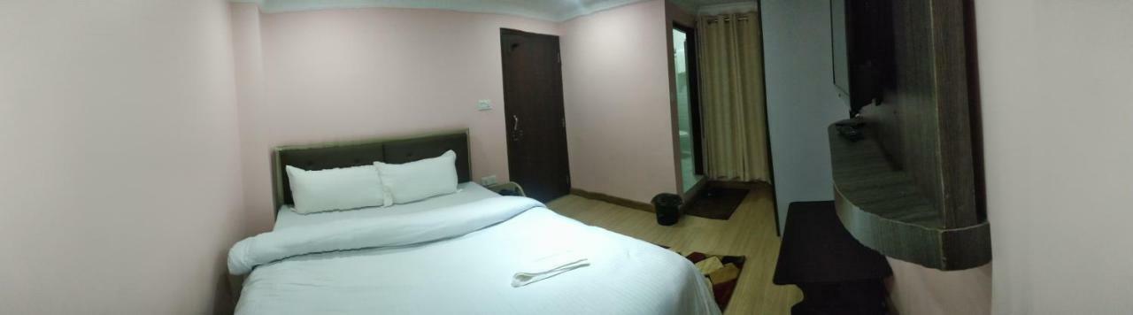 Hotel Samrajya Pvt. Ltd. Катманду Экстерьер фото