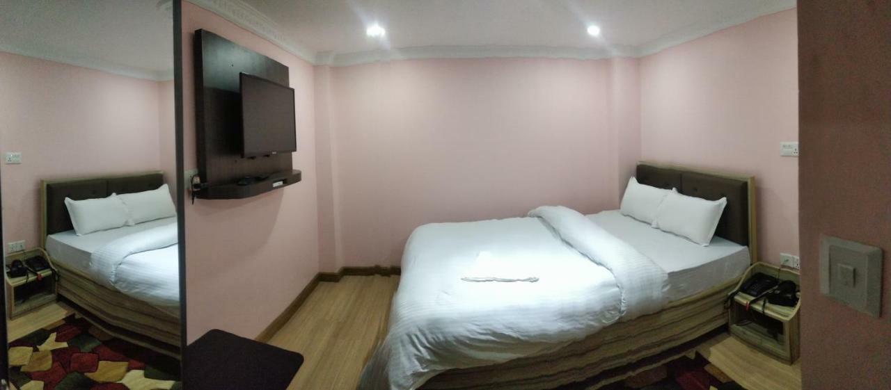 Hotel Samrajya Pvt. Ltd. Катманду Экстерьер фото