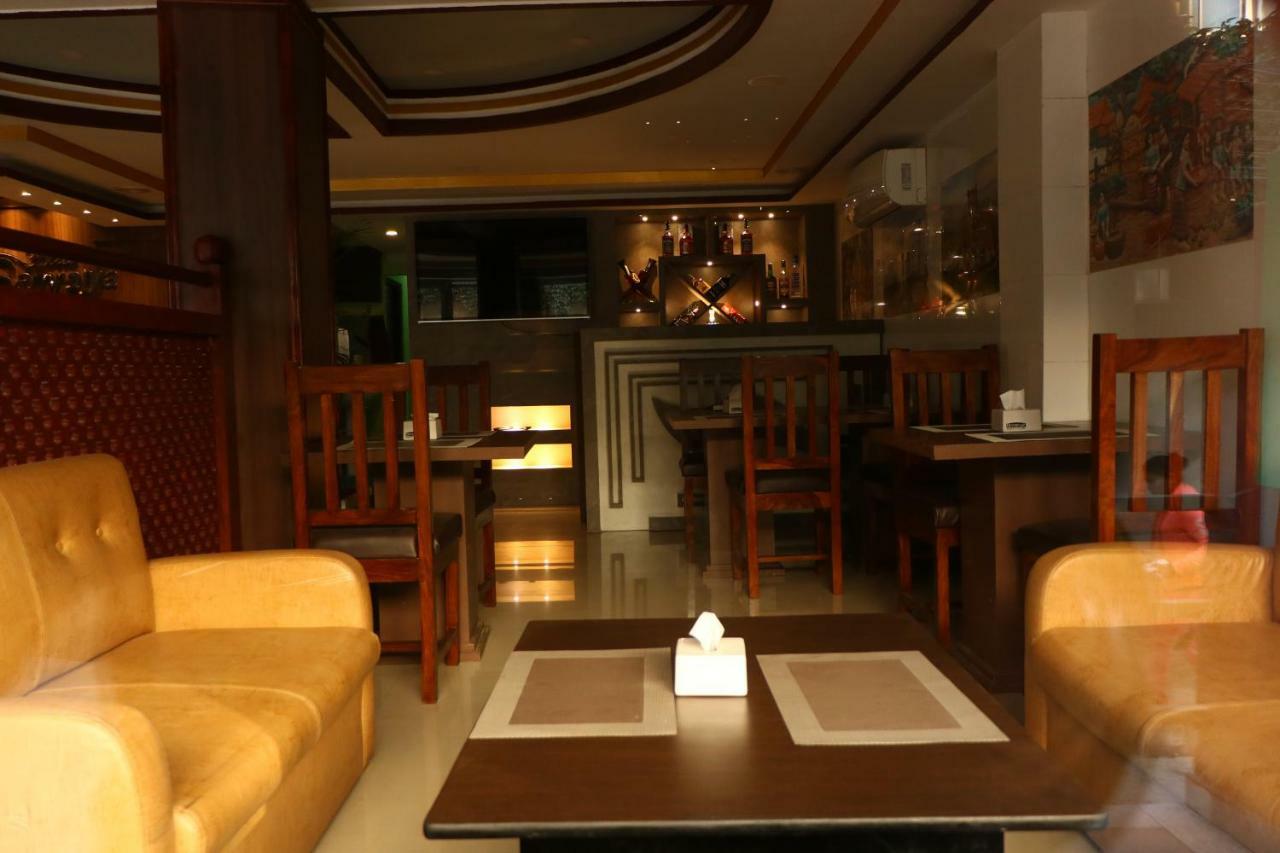 Hotel Samrajya Pvt. Ltd. Катманду Экстерьер фото